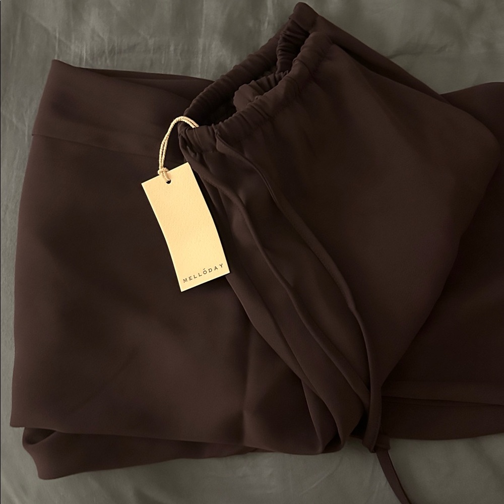 Elegant Women's Wide Leg Pants - Picture 5 of 5